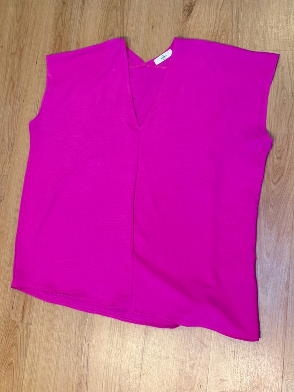 Entro Women’s V-Neck Sleeveless Top